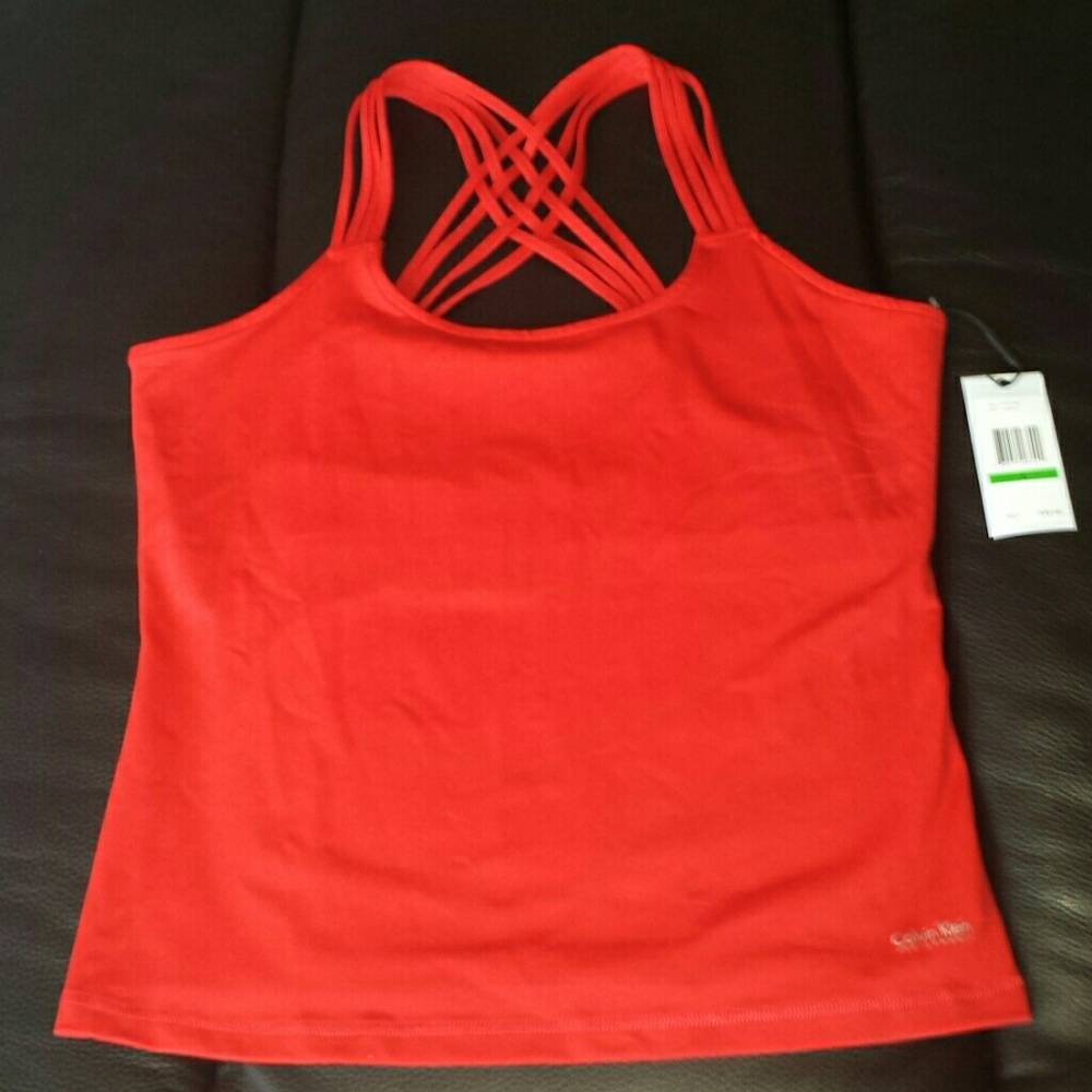 Cslvin Klein Red size Large workout top